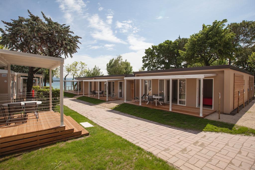Camping Bergamini Пескиера дел Гарда Екстериор снимка